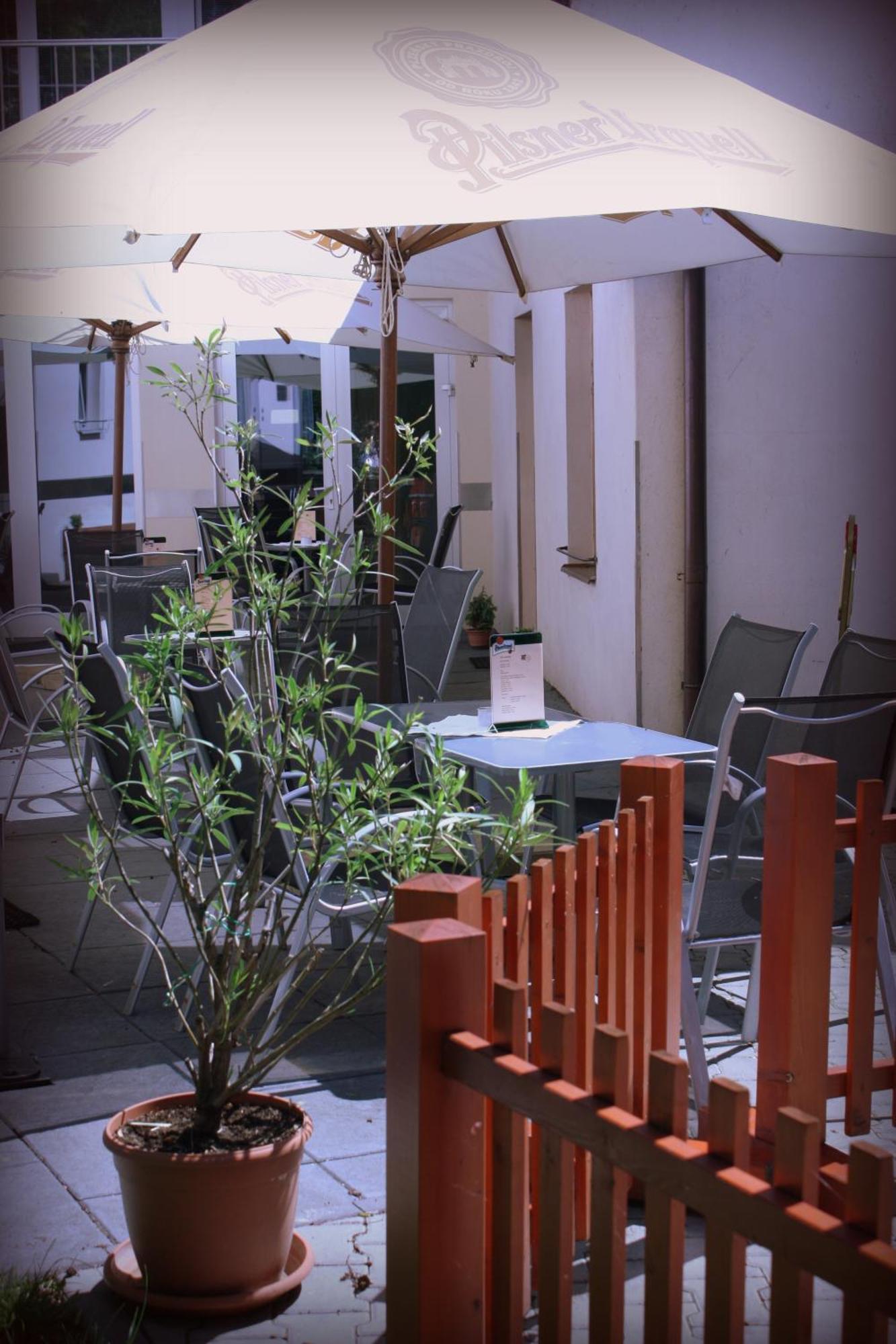 Penzion a CaféRestaurant U lávky Chrudim Esterno foto